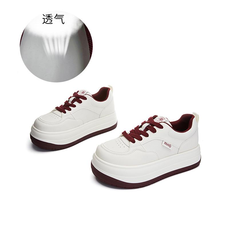 

Suction film sole leather little white shoes women s 2025 spring new fashion board shoes casual height-increasing platform shoes versatile women s sho 35 красный
