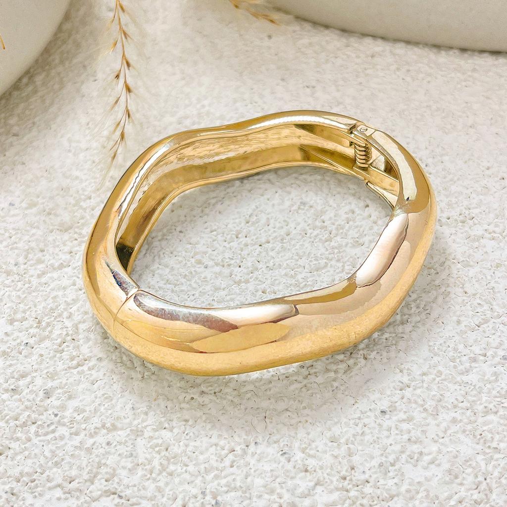 Exaggerated Metal Smooth Water Droplets Hug Open Bracelet, Personalized Double Ring Spring Buckle Bracelet For Women