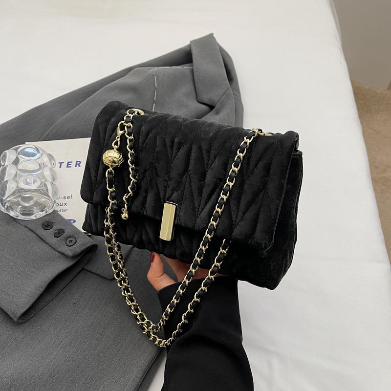 Spring Fashion Small Square Bags for Women  Soft Leather Flap Design One Shoulder Bag Lady Commuter Handbags Purses