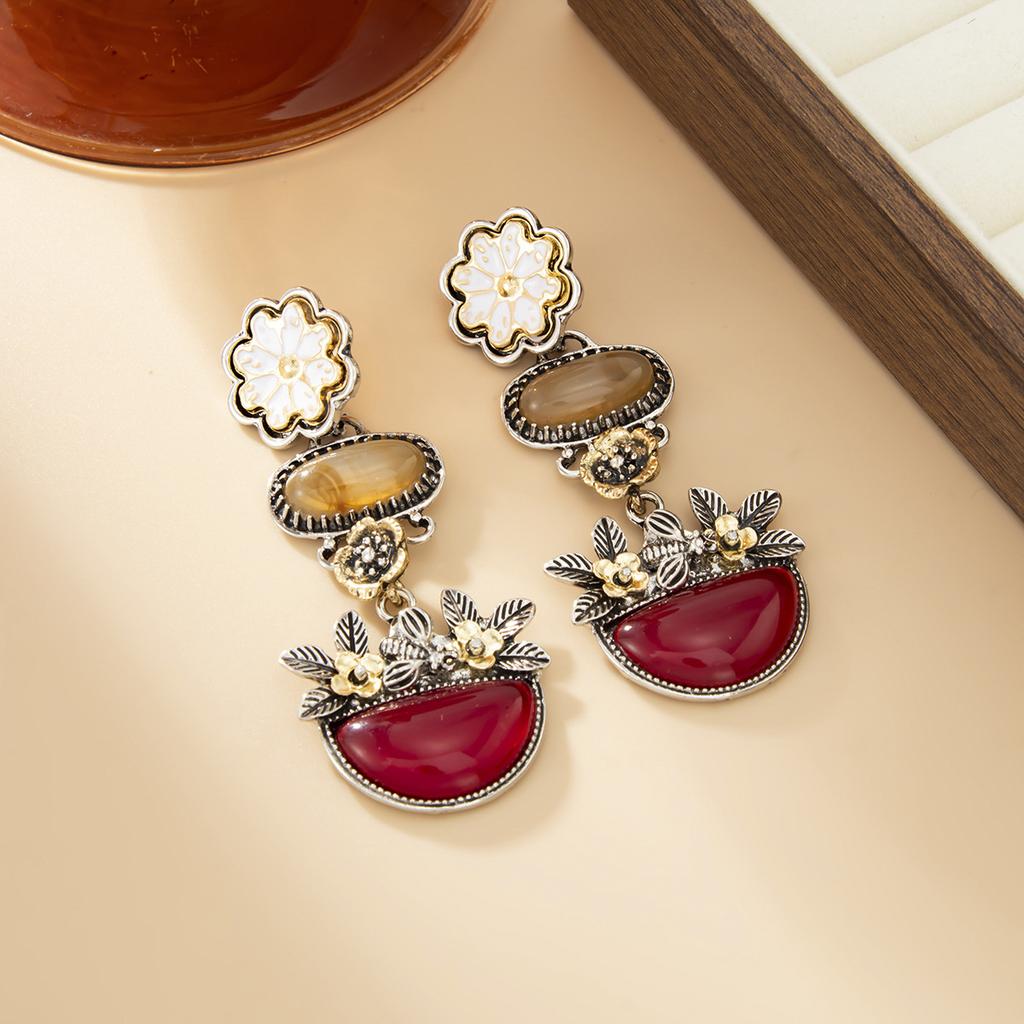 Vintage Metal Pendant Flower Earrings for Women Vacation Stages and Music Festivals Fashion Ethnic Daisy Drop Ear Jewelry Hot Sale Party Gift