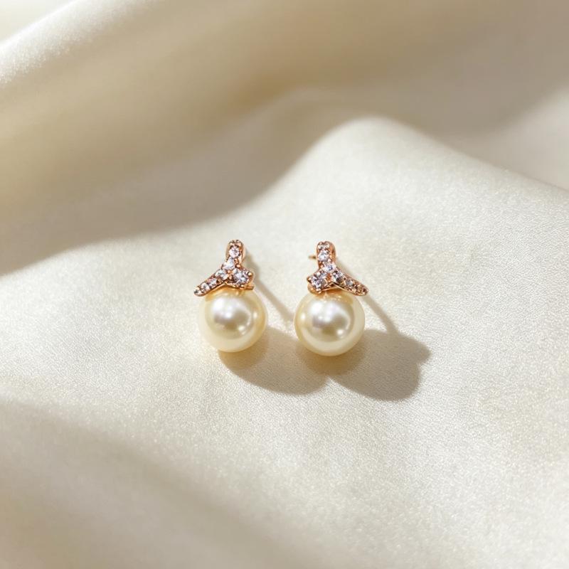 S925 Sterling Silver Needle Luxury Pearl Stud Earrings - Fresh, High-End Fashion