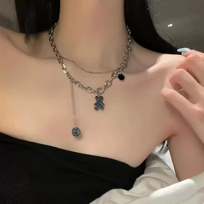 Hot-selling Autumn and Winter Versatile Collarbone Chain Star Necklace Female Niche Design Collarbone Simple and Cold Accessories