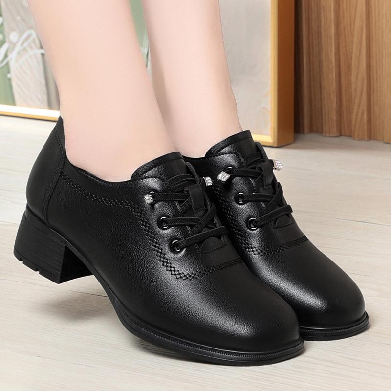 Soft Sole Mother Shoes Spring Autumn Comfortable Single Shoes Women s Leather Shoes Black Work Shoes Middle-Aged Elderly New 35 3990₽