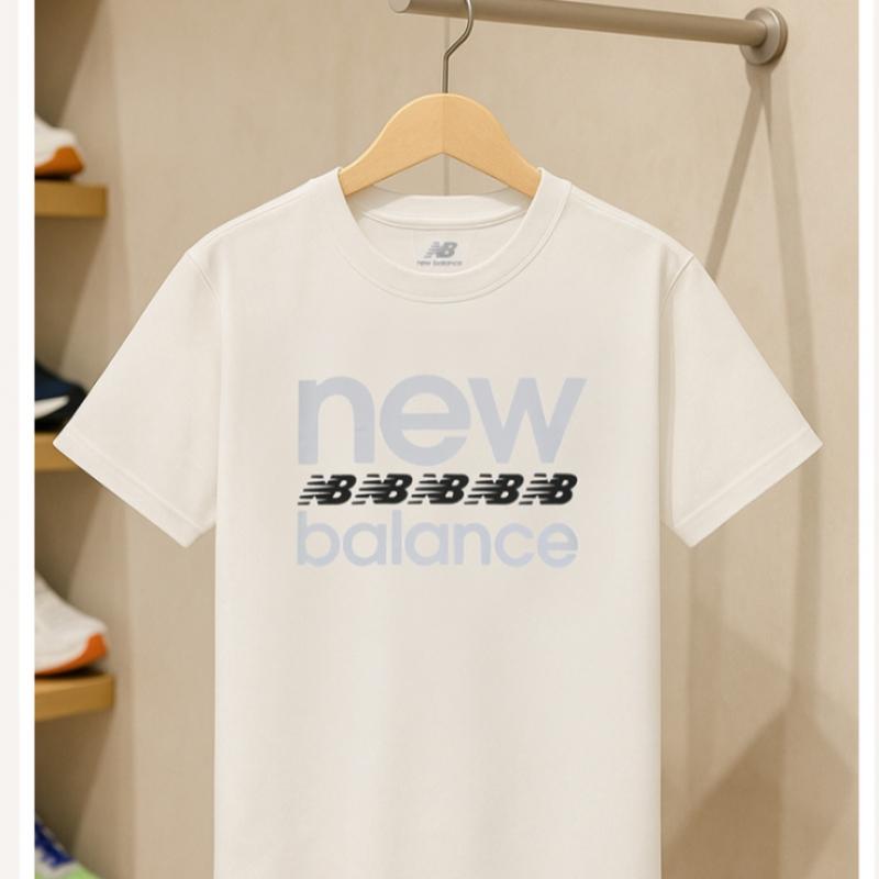 New Balance Graphic ShorT Sleeve T shirT whiTe mT51940 wT