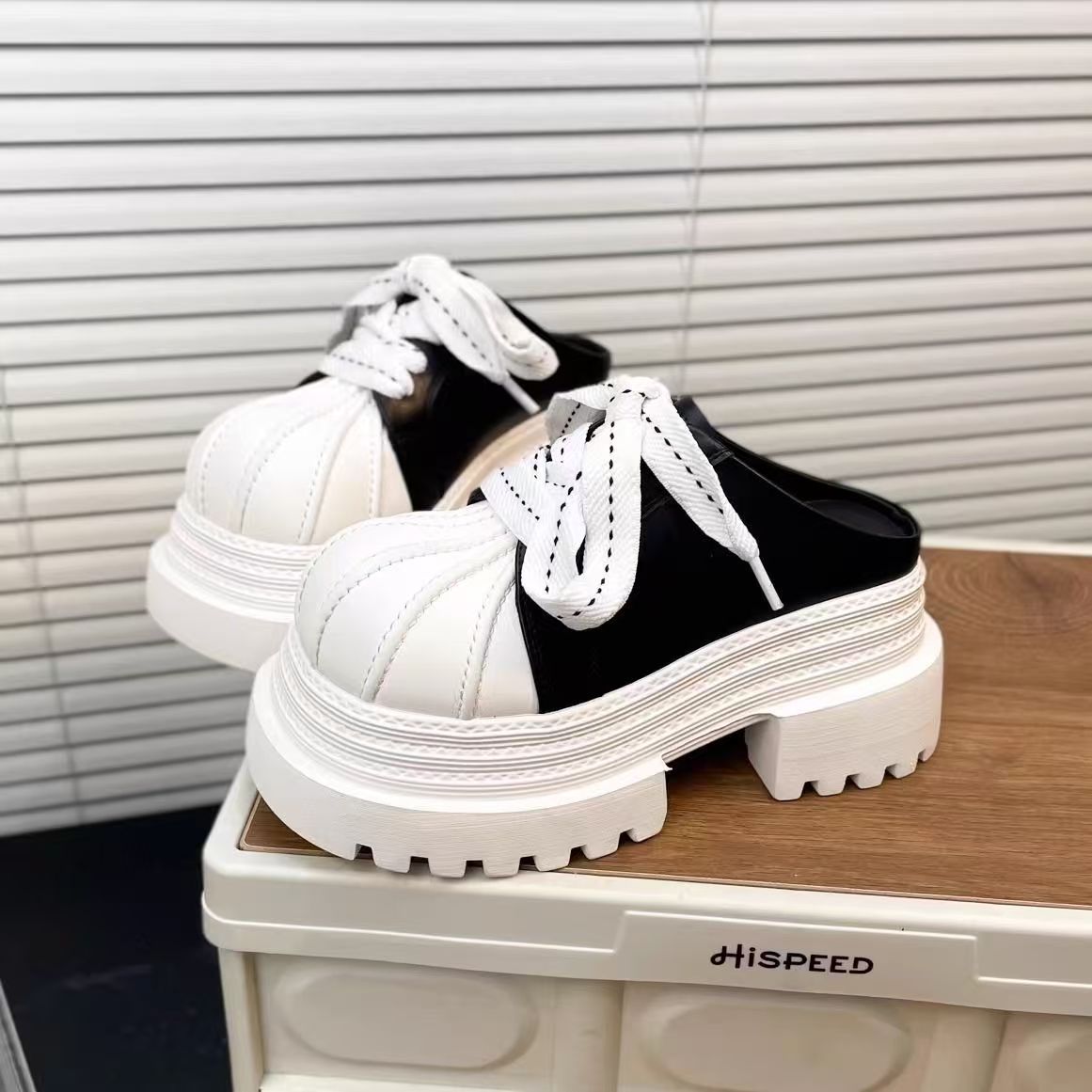 

2025 весна новая сумка голова ракушка голова толстая подошва кекс большой голова шнуровка JK мокасины полутапочки верхняя женская обувь 35