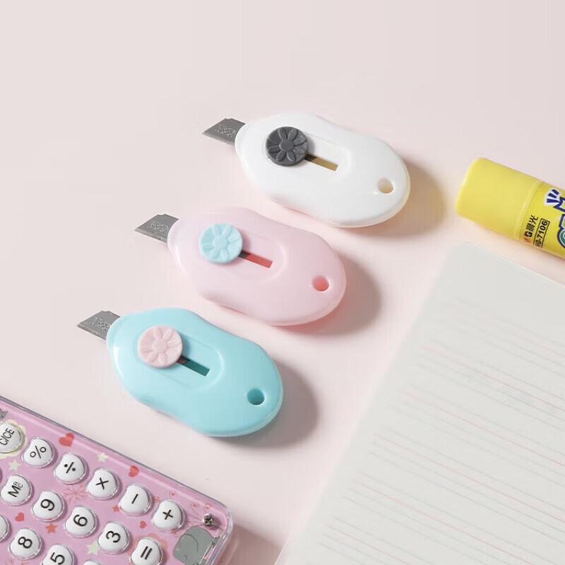 M&G Durable Office Utility Knife