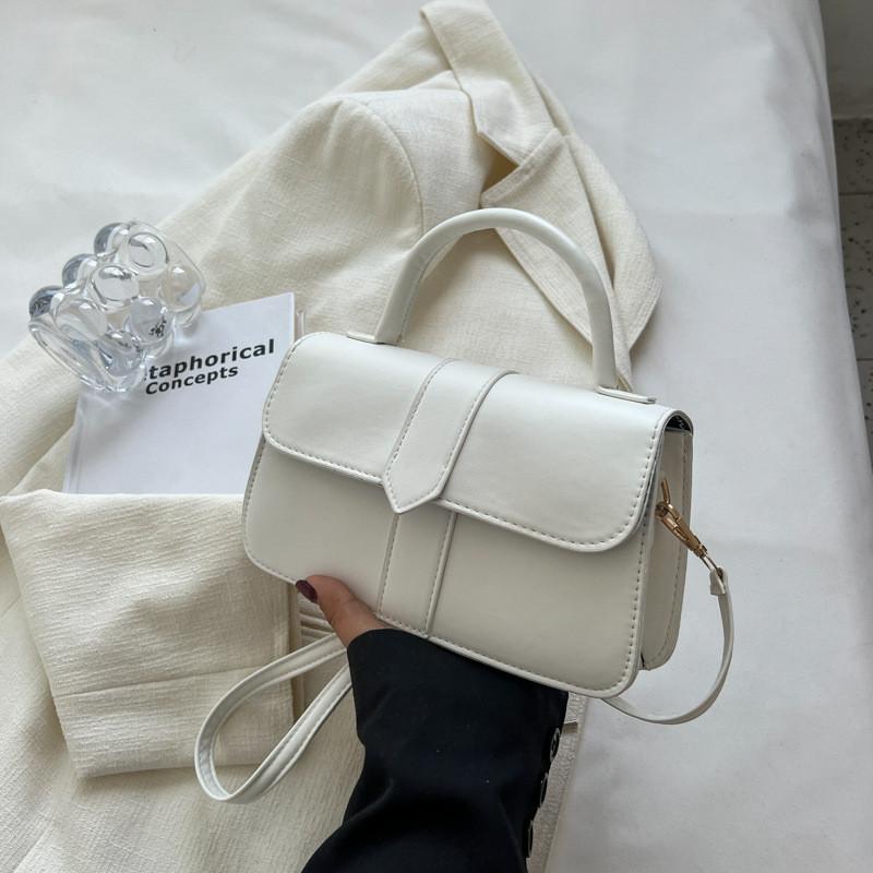 Stylish Urban Chic Women s Box Shaped Mini Handbag 2023 Trend With Magnetic Closure белый