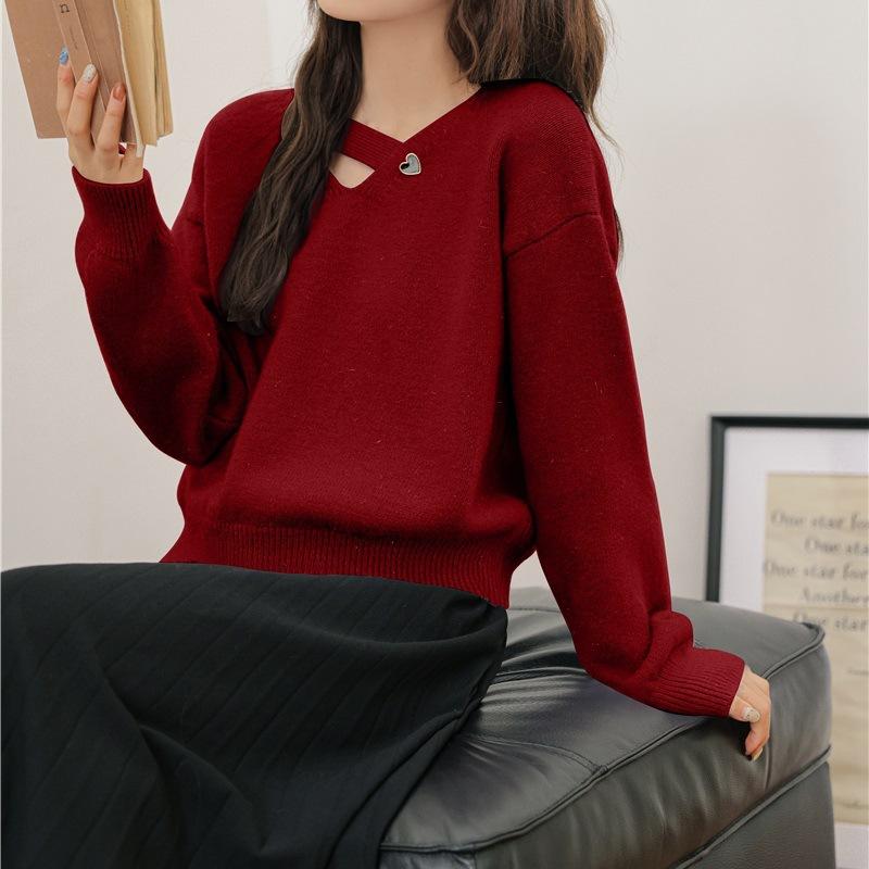 Lazy Knitted Sweater Women's Autumn and Winter New Fresh Design Sense Love Diagonal Buckle V-neck Knitted Sweater Top Women