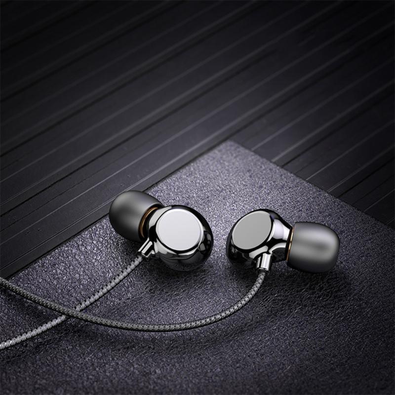 Sweatproof Sport In Ear Headphones Builts in Microphones for Clear Call 13mm Composite Diaphragm Enhances Music Playback