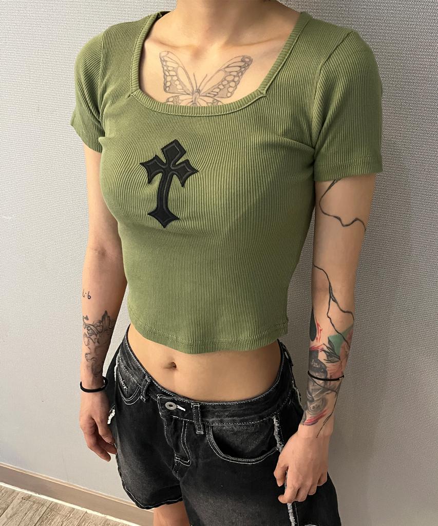 Bonseullipi Cross Square Neck T-Shirt (Green)