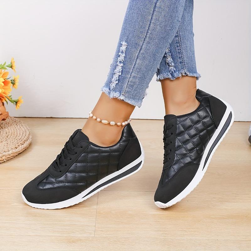 Large-sized White Sneakers, Women's Shoes, Flat Sneakers, New Spring 2025 Korean-style Fashionable Sports Shoes, Versatile and Lightweight