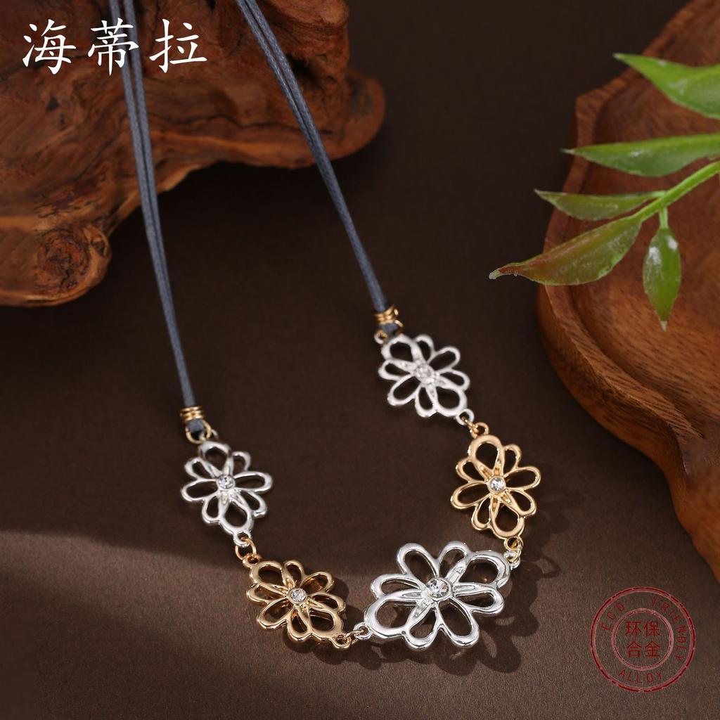 New Hollow Geometric Diamond-encrusted Flower Necklace, Women's Simple and High-end Two-color Flower Leather Rope Necklace