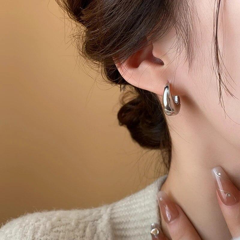 Punk Ovale Creolen Metallisch Geometrisch Ohrschnalle Minimalistischer Stil U-förmige Ohrschnalle Alltags-Ohrring-Accessoires