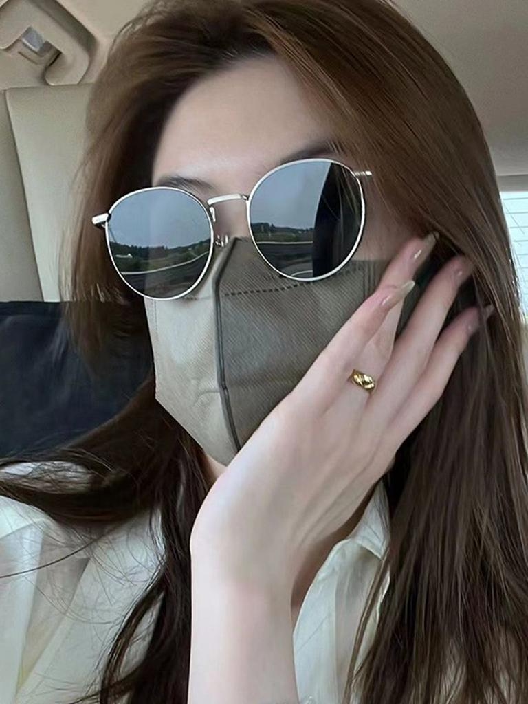 New Men Small Frame Metal Oval Sunglasses Classic Men Retro Sun Shading Driving Sun Glasses Fashion Women's Anti Glare Eyewear
