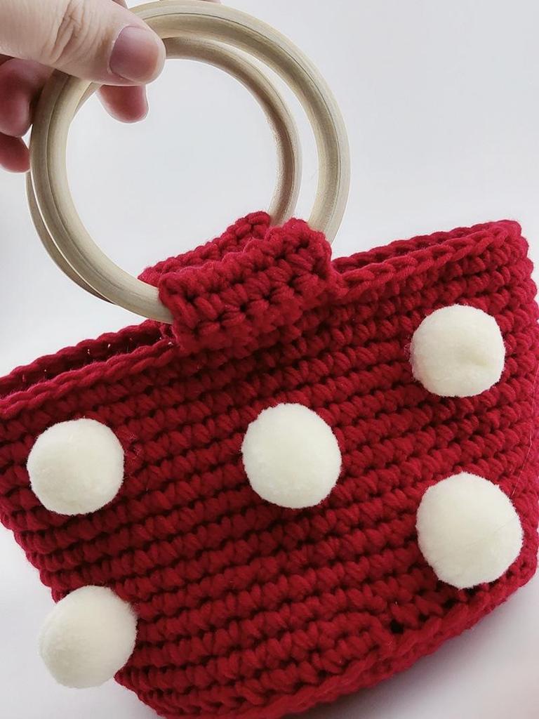 Yarn Knitting Pompom Bucket Handbag - Trendy Crochet Finished Women's Portable Bag