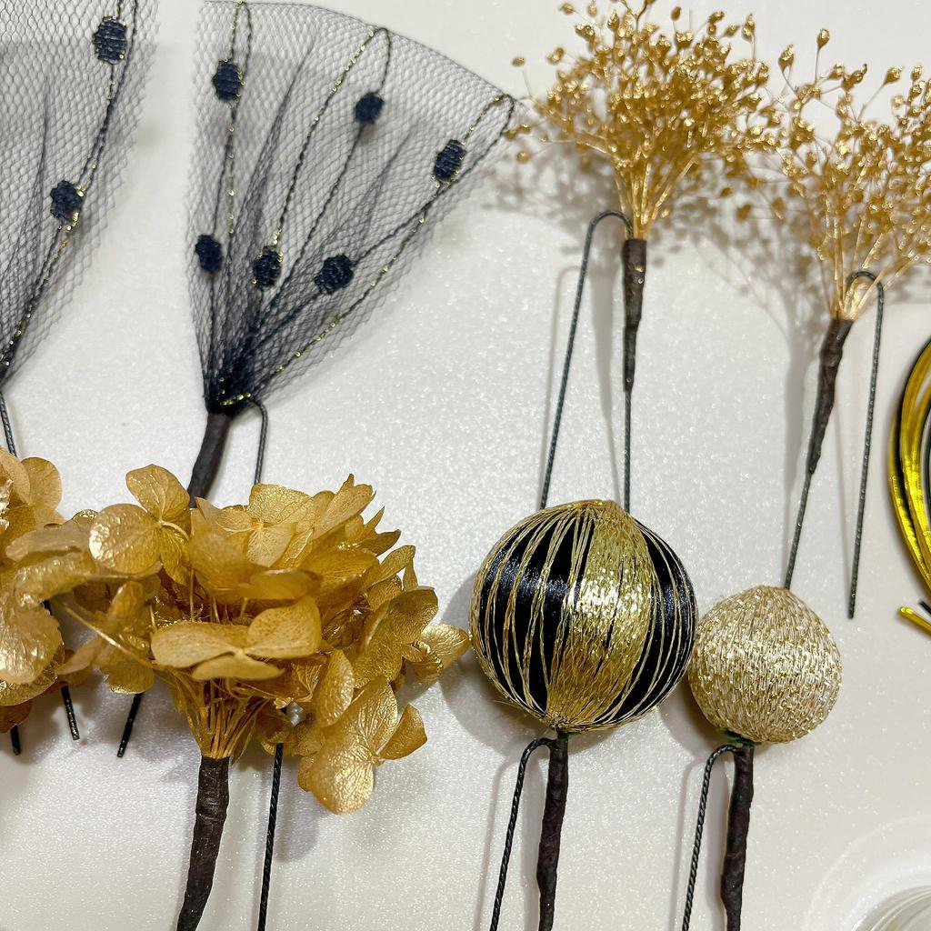 Black and Gold Hair Dried and Gold Perfect for and with Kimono and Hakama Ornament, Flowers, Baby's Breath, Leaf, Coming-of-Age Ceremonies, Weddings,
