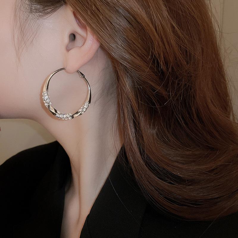 Twisted Hoop Earrings With Rhinestone Inlaid, Hypoallergenic Silver Needle Ear Rings, Fashion Daily Jewelry For Women