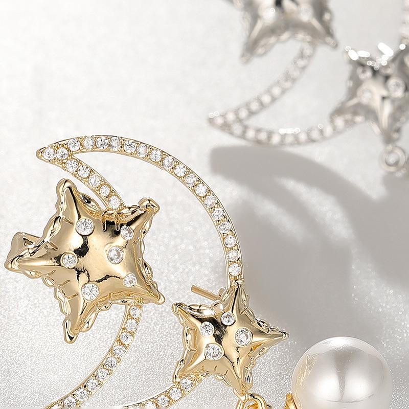Elegant Moon Brooch with Zircon and Pearl Star Pin
