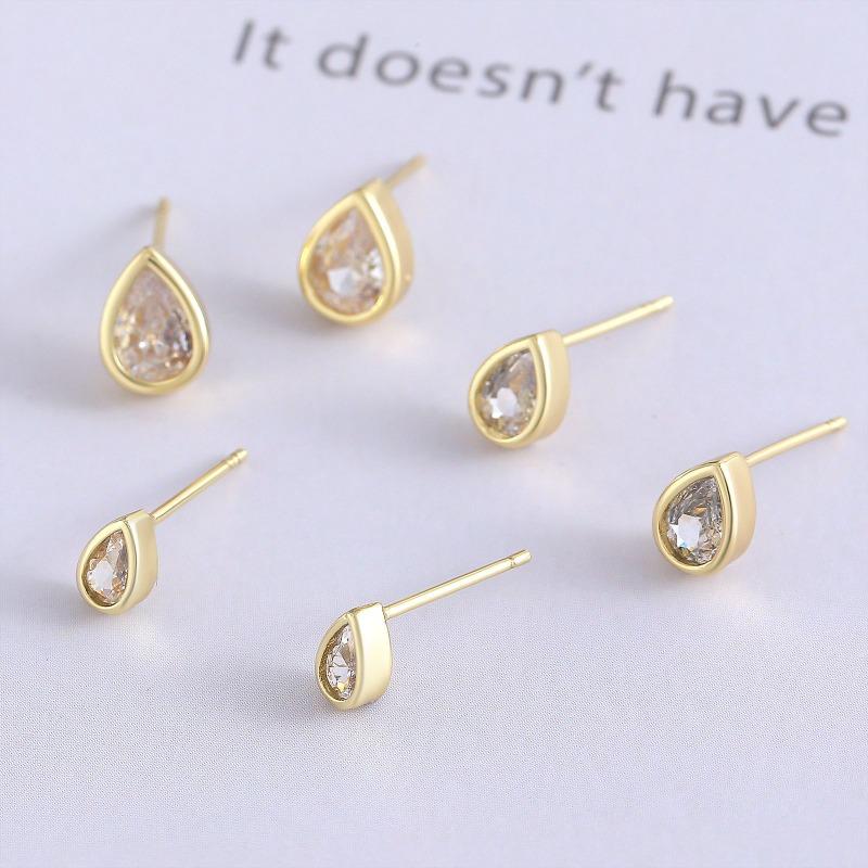 Waterdrop Stud Earrings for Women, Office Wear Ear Bar Studs, Simple and Small, Elegant and Sophisticated Ear Jewelry Accessory