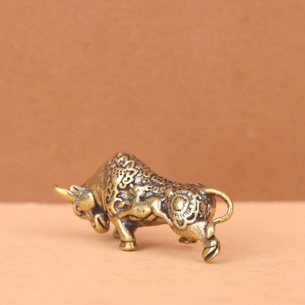 Antique Bronze-Style Pure Brass Bull Figurine: Lucky Wealth Symbol for Stock Trading