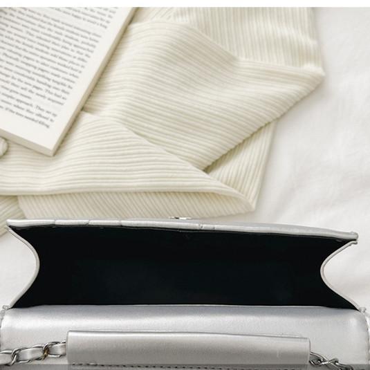 IELGY niche texture armpit bag, fashionable small square bag, high-end chain messenger bag