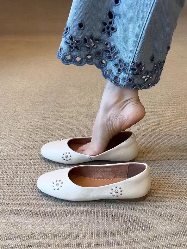 

Sheepskin version~ niche design round head leather shallow mouth flat sole shoes fairy style temperament rhinestone Mary Jane shoes 40 белый