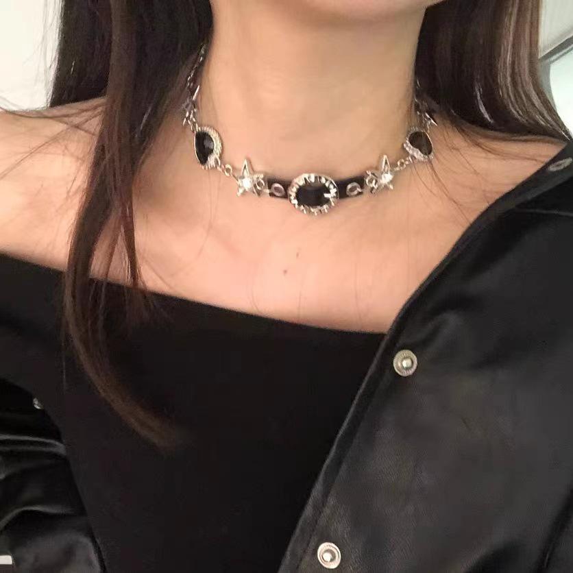 

Ретро Кожаный Чокер в Панк Стиле с Бабочкой для Острой Девушки