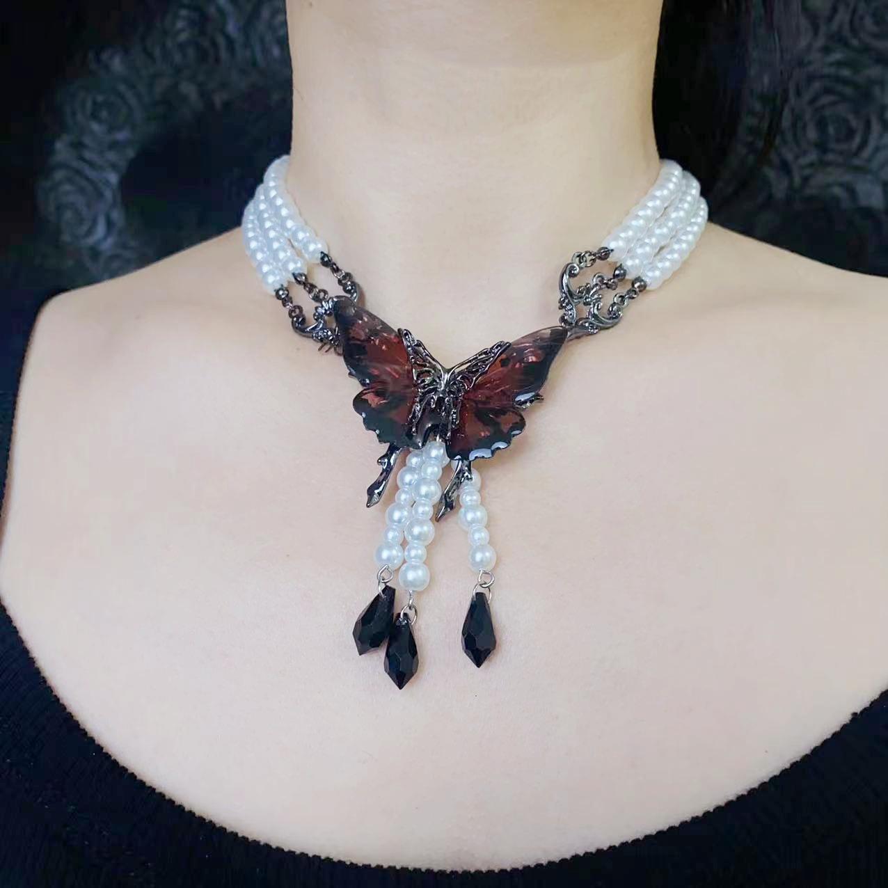 

Милая, крутая, пикантная девушка, легкая роскошь, ретро-стиль, многослойный искусственный жемчуг, бабочка, ожерелье с кисточками, панк-личность, преувеличенные аксессуары 35cm