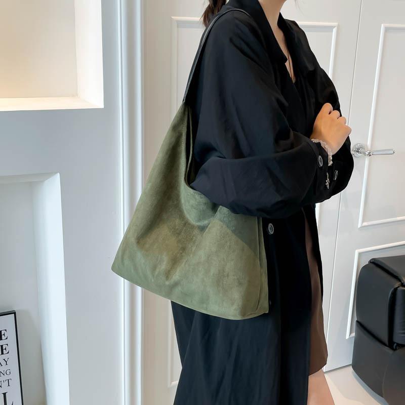 Single Shoulder Child and Mother Bag Large Capacity Commuter Tote Bag New Retro Fashion Soft Leather Messenger Bag