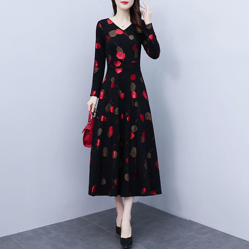 Spring & Fall V-Neck A-Line Dress for Middle-aged Women: Mid-length, Printed, Waist-cinching, Wide Hem