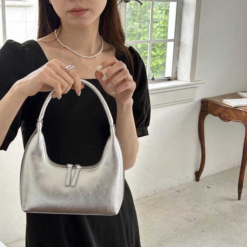 Silver Crescent 2026 Women s Summer Handbag: Versatile French-Style Shoulder Bag серебряный