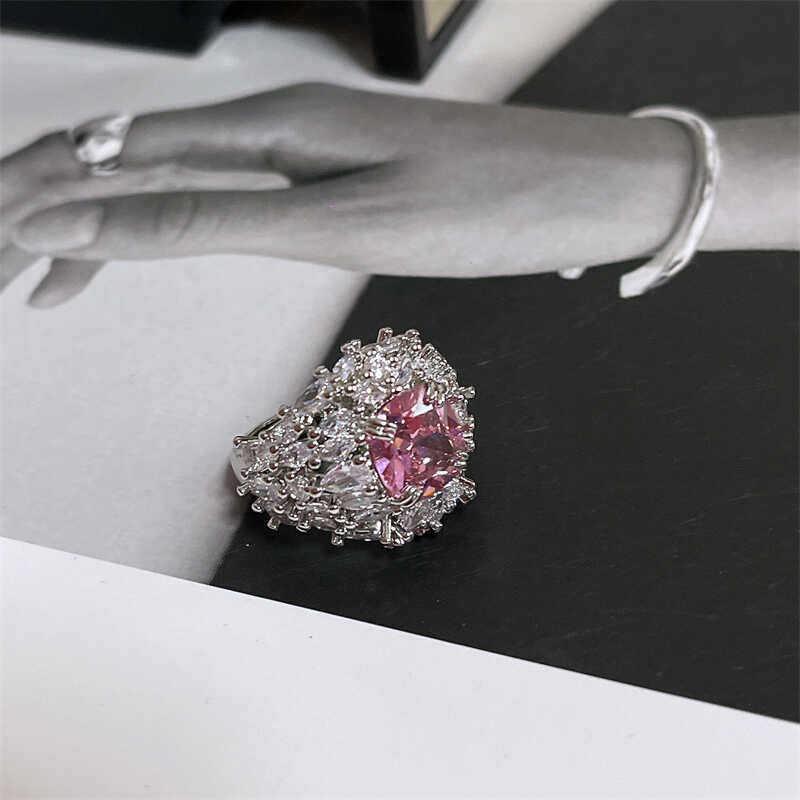 Elegant Round Cubic Zirconia Open Ring: High-End Design with a Luxurious Feel, Craftsmanship for Women, Minimalist Jewelry.