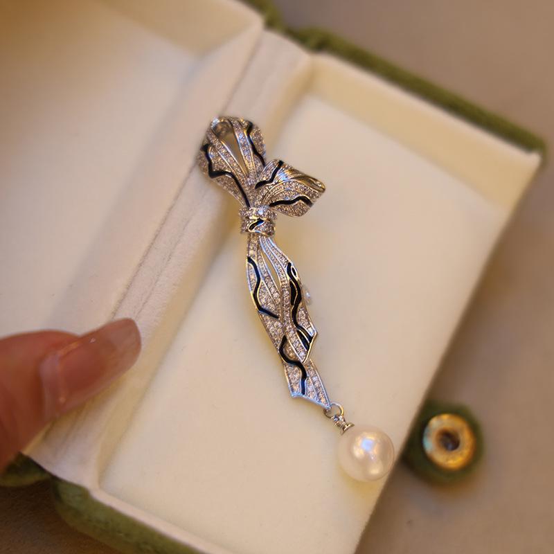 Gold-Plated Cloud Knot Brooch with Zircon and Pearl