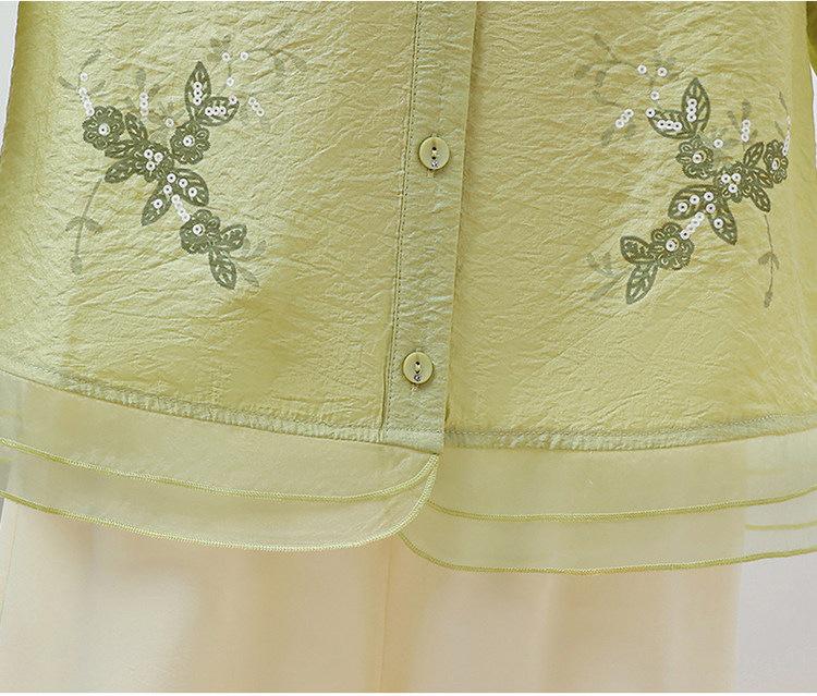 Elegant Summer Cotton-Linen Suit: Short-Sleeved Top for Women in Their Fifties, Chinese Style