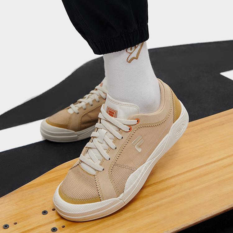 Fila Fusion Low Top Sneakers Women sneakers Golden-Wheat T12W312301FAA