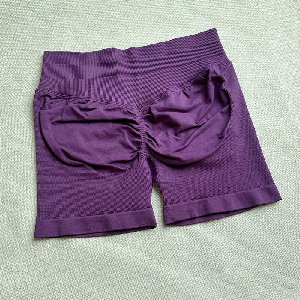 DFYNE Candy Color Raffung Nahtlose Yoga-Shorts - Dreiteiliger Bund, Enge Passform