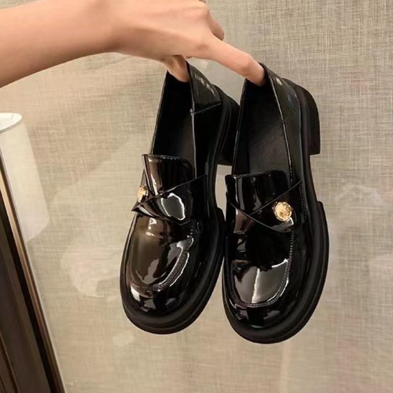 

Новая женская весна 2025, новая мягкая универсальная обувь с круглым носком на платформе в британском стиле, маленькая обувь, одинарная обувь на одной педали 35