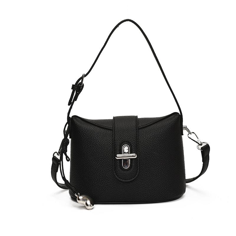 Niche Texture Bag Women's New Hand Carry Handbag Fashionable Simple Casual Underarm Bag Single Shoulder Messenger Bag