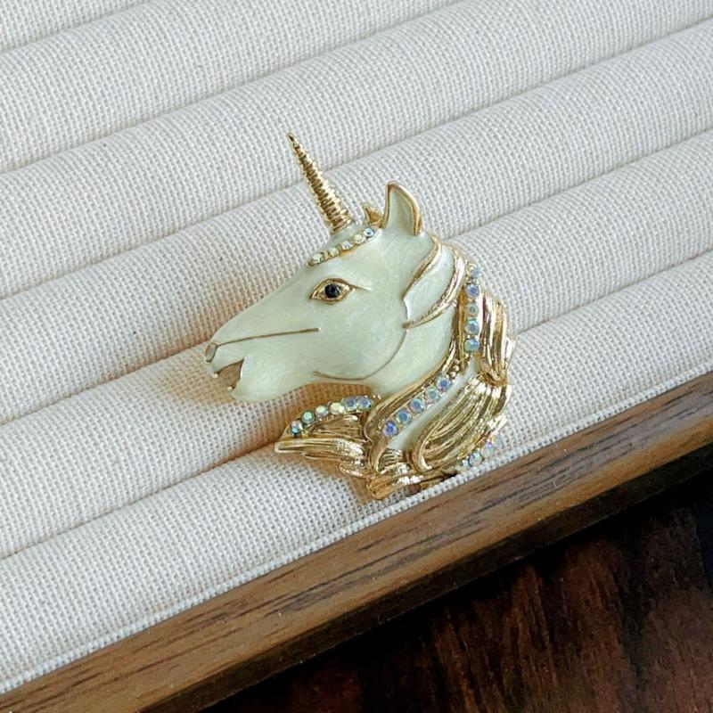 Unicorn Head and Chest Pin - Luxury and Niche Accessory for Pleated Blouses, with A Button That Cinches The Waist and Prevents Showing of The Back.