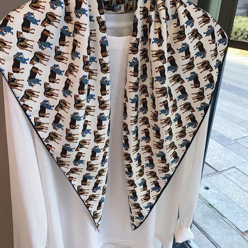 Pony versatile comfortable neck scarf with decorative high-end silk scarf clock in photo trend triangle scarf silk scarf