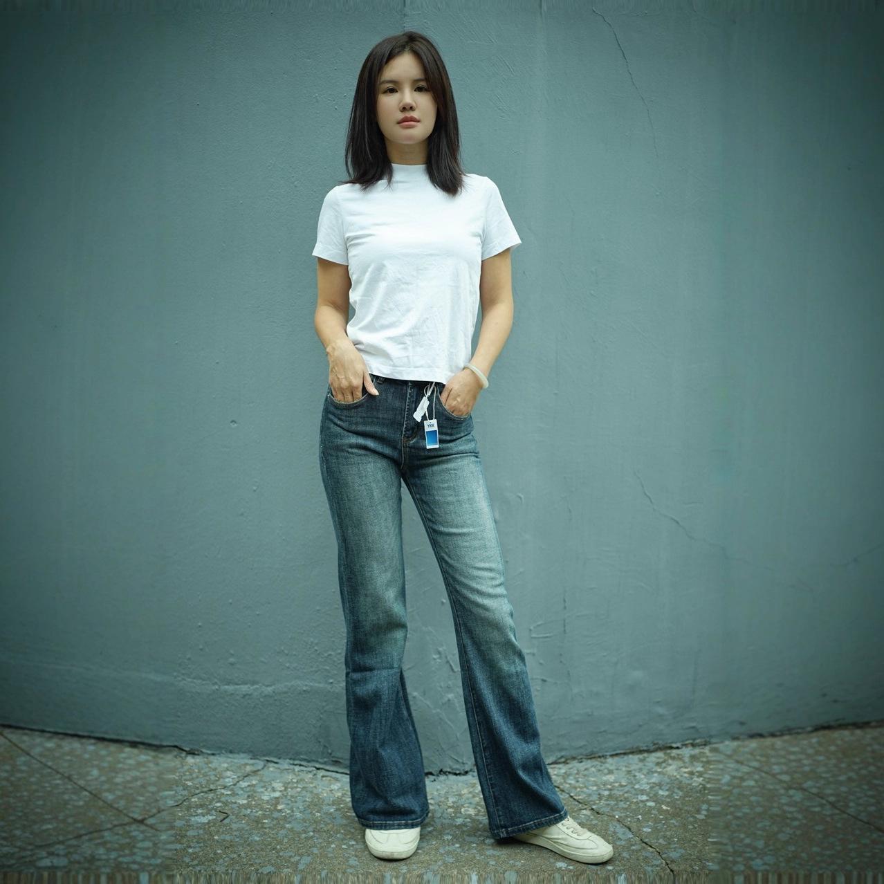 

Women s High-Waisted Micro-Flare Jeans, Vintage Blue, Non-Clingy Loose Fit, Wide-Leg Pants for Spring/Summer 2025 Small