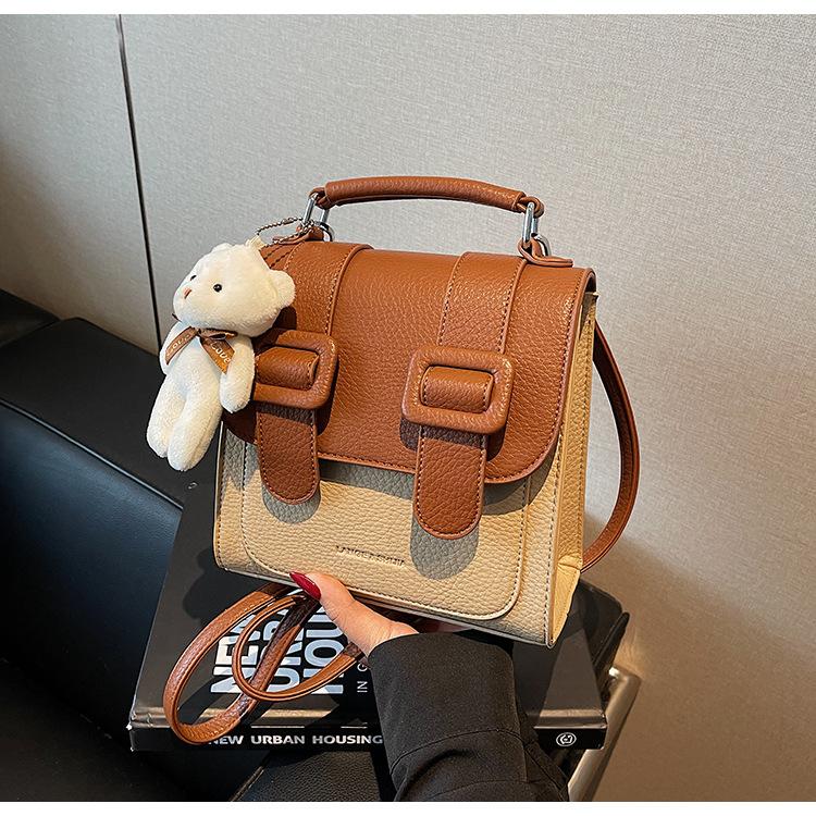 

Вместительные контрастные цвета, популярные новые рюкзаки для студентов на занятиях, универсальные мессенджеры в стиле колледжа, легкая роскошь коричневый