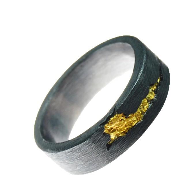 Chiba Lux Black Lightning Ring: Unique Open Design for Couples