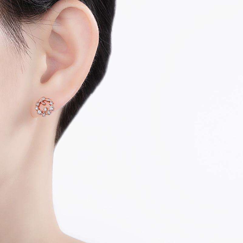 Modische Blattgirlanden Zirkon Ohrringe Schlichte Mini Kunst Stil Kleine Ohrringe für Frauen