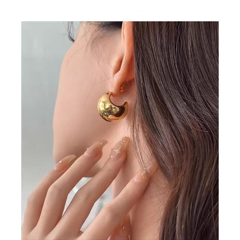 Niche Design Titanium Steel Semicircular Thick C-Shaped Hollow Stud Earrings, Minimalist Style, Personalized Fashion, Trendy Earrings