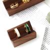 Massivholz Luxus Ringhalter Ringe Aufbewahrungsschlitz Schmuck Präsentationsständer Hintergrunddekoration Foto-Requisiten Kleine Ornamente Behälter Zubehör