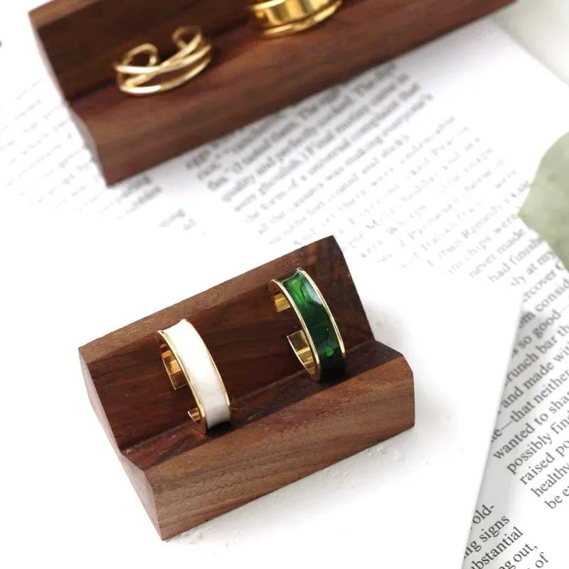 Massivholz Luxus Ringhalter Ringe Aufbewahrungsschlitz Schmuck Präsentationsständer Hintergrunddekoration Foto-Requisiten Kleine Ornamente Behälter Zubehör