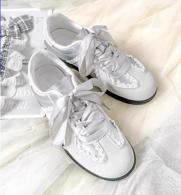 

Серебристые немецкие тренировочные кроссовки женские 2025 весна и осень новая обувь шнуровка маленькие белые кроссовки нишевые ретро женские туфли универсальные кеды 40 серебряный