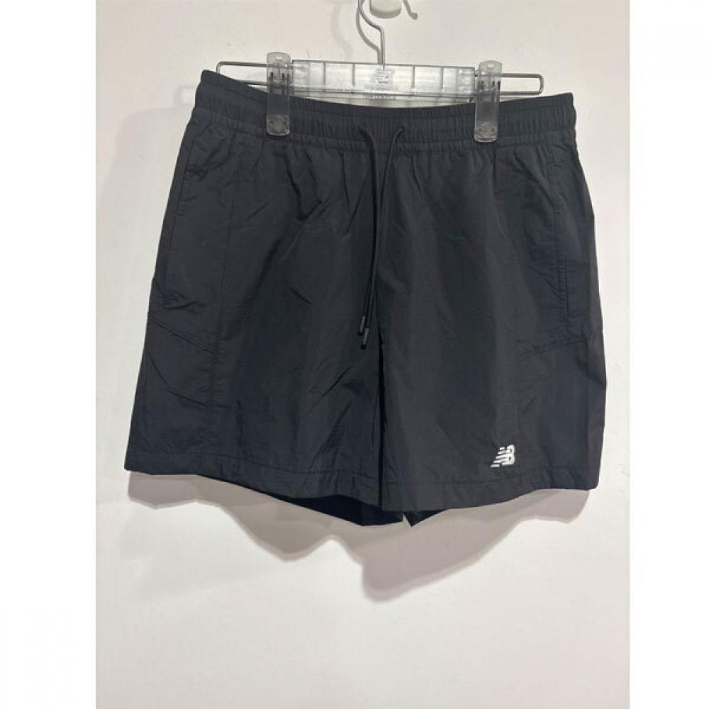 

NeW Balance W lightWeight 4 Part Woven Shorts nbnvf2W432 Black (19)BLACK/80(L)