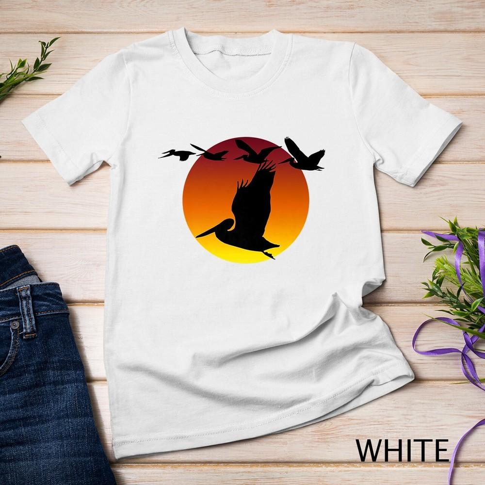 Pelikan T-skjorte Oppgående sol Pelikan T-skjorte Fugleelsker Unisex T-skjorte